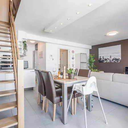 Perfect Getaway Duplex Rooftop App. W. Terrace Apartment *