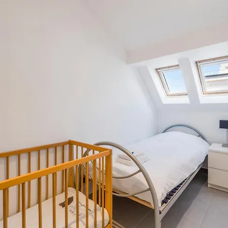 Perfect Getaway Duplex Rooftop App. W. Terrace Apartment
